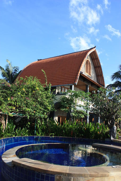 Cleopatra Beach Bungalows Hotel Lovina Buitenkant foto