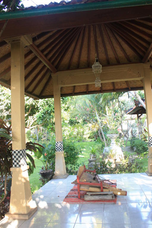 Cleopatra Beach Bungalows Hotel Lovina Buitenkant foto