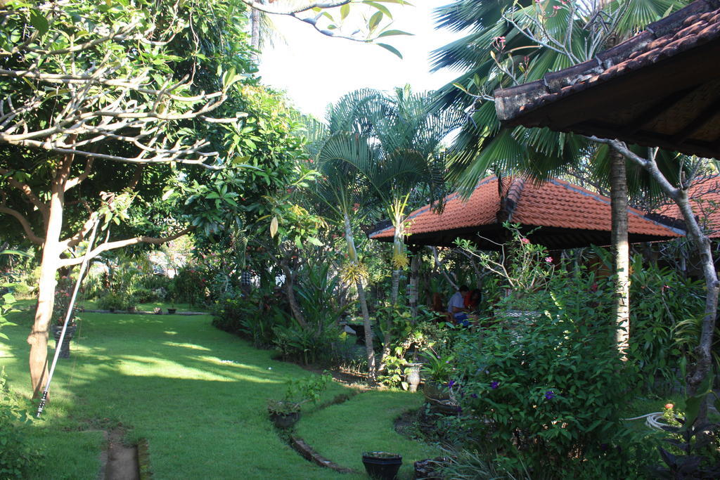 Cleopatra Beach Bungalows Hotel Lovina Buitenkant foto
