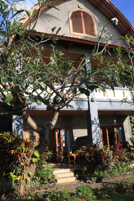 Cleopatra Beach Bungalows Hotel Lovina Buitenkant foto